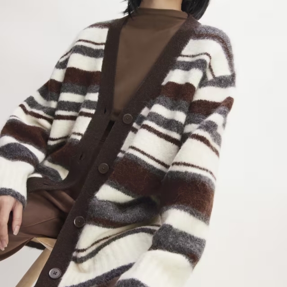 Everlane The SuperFuzz Alpaca Cardigan - Picture 3 of 7